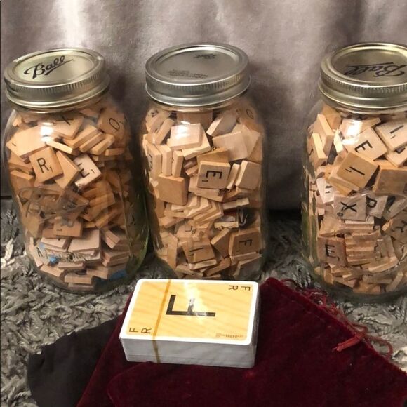Scrabble pieces hundreds in jars - Picture 3 of 3